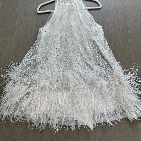 Alice + Olivia ERNA White Silver Feather Sequin Mini Dress Neck Tie - Size 2 - Picture 5 of 9